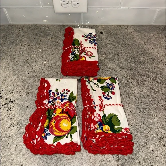 NWT April Cornell Cotton Fruit Basket with Red Crochet Trim Set of 12 Napkins - Picture 3 of 4